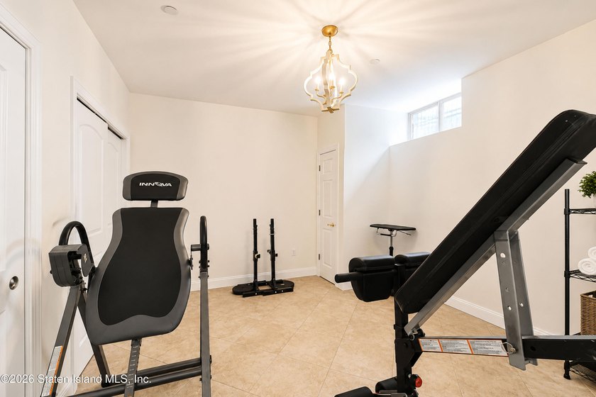 Welcome to 19 Ocean Road, located in the prestigious Dent Road - photo 29