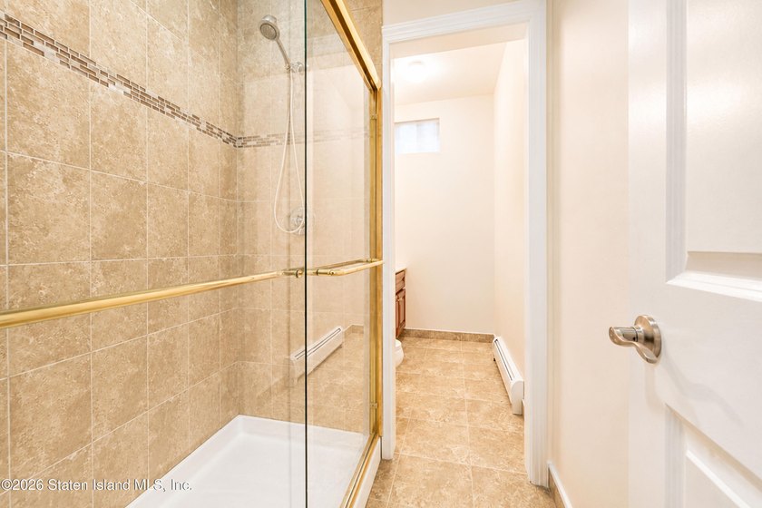 Welcome to 19 Ocean Road, located in the prestigious Dent Road - photo 34