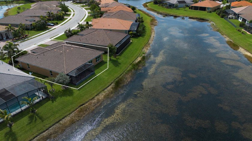 Discover the highly desirable Perdido Key model in Vitalia at - photo 5