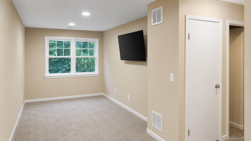 Welcome to easy living in the highly sought after Fox Meadow - photo 12
