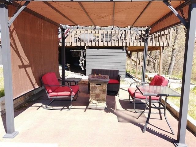 6.88-acre recreational property featuring a private pond, sand - photo 12