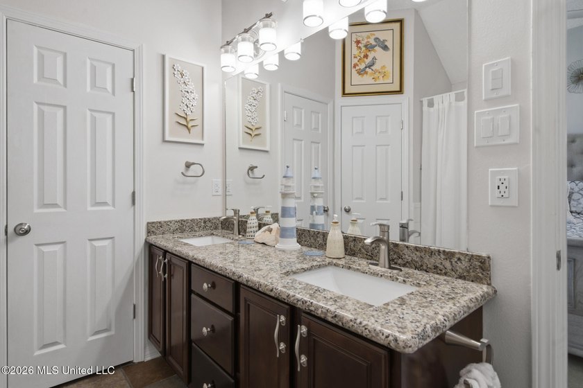 Welcome to 309 Woodcrest... a home in Long Beach so perfect that - photo 14