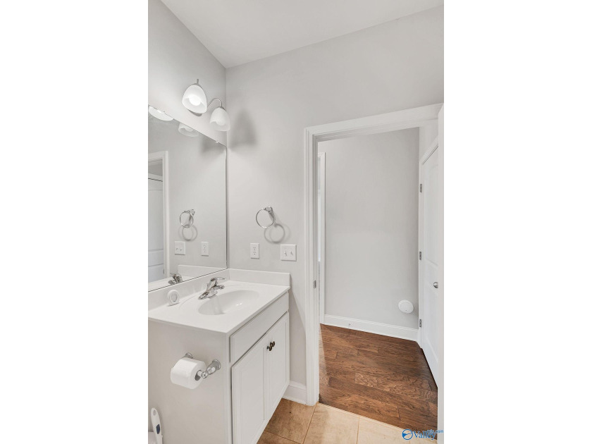 WELCOME HOME! This townhome is in the BEAUTIFUL Lake Forest - photo 20