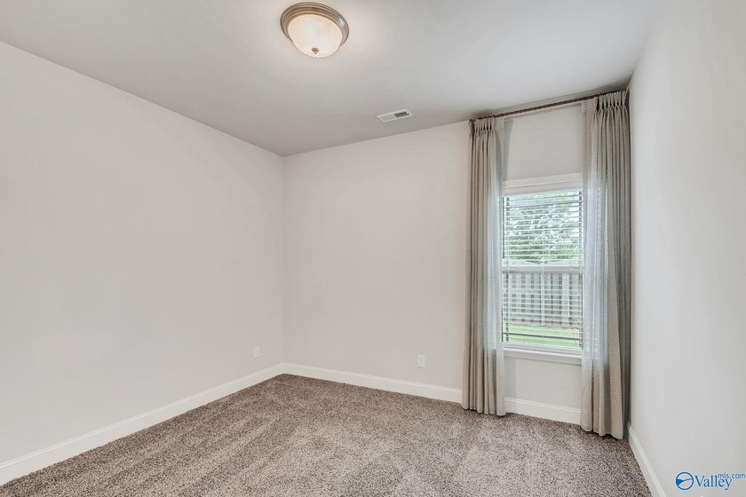 WELCOME HOME! This townhome is in the BEAUTIFUL Lake Forest - photo 21