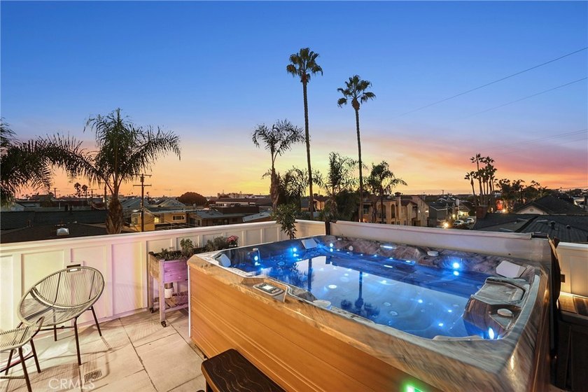 Indulge in luxurious coastal living with this fully furnished - photo 30
