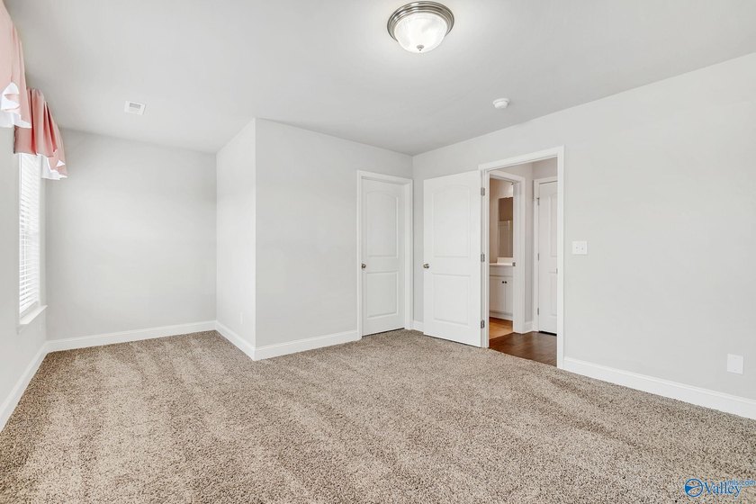 WELCOME HOME! This townhome is in the BEAUTIFUL Lake Forest - photo 33
