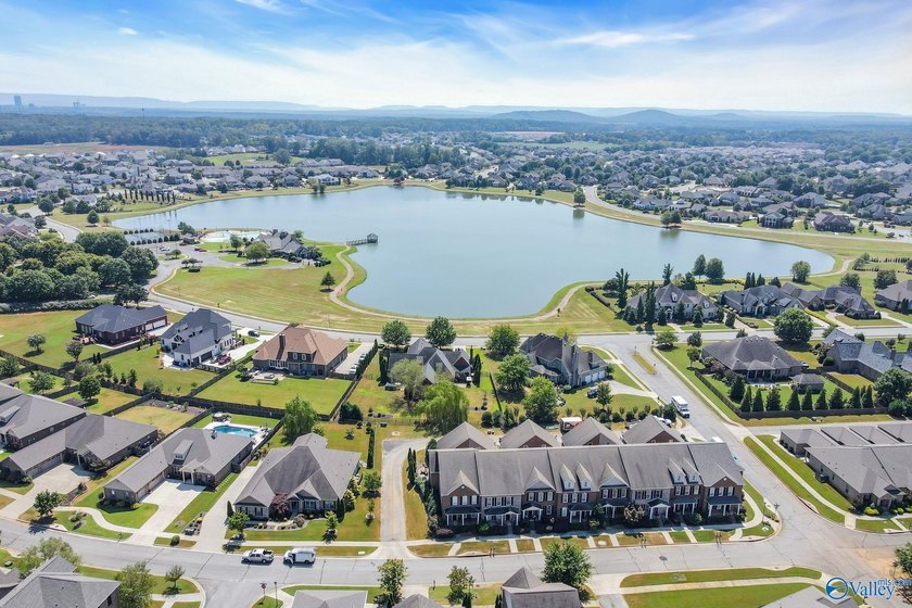 WELCOME HOME! This townhome is in the BEAUTIFUL Lake Forest - photo 44