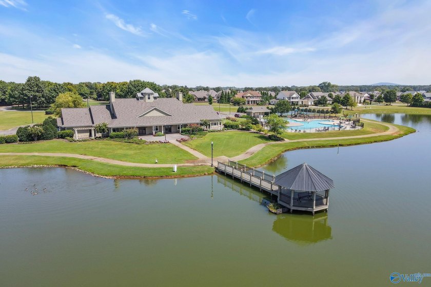 WELCOME HOME! This townhome is in the BEAUTIFUL Lake Forest - photo 46