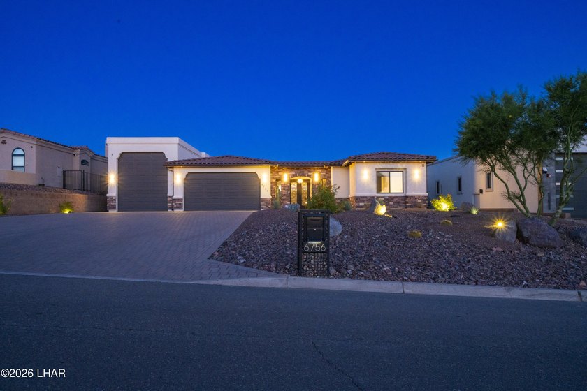 Located in the desirable Foothills Arroyos of Lake Havasu City - photo 3