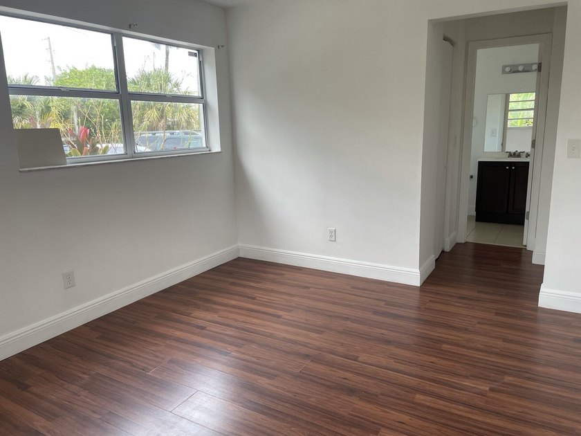 Exceptional investment opportunity in the highly desirable - photo 3