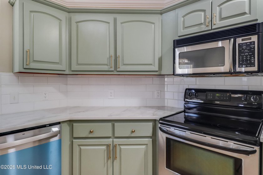 Newly updated, move in ready 4-bedroom home on a cul-de-sac - photo 10