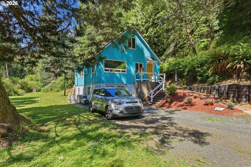 Tucked away at the end of a private driveway, this secluded and - photo 14