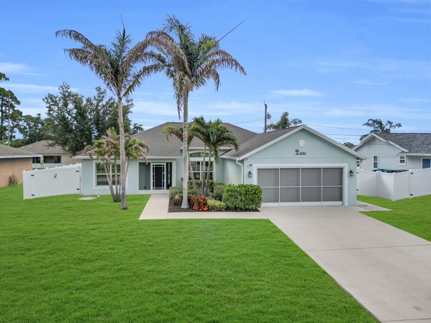 Welcome home to this beautifully maintained 3-bedroom - photo 3