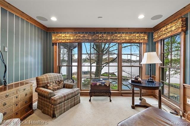 This breathtaking lakefront estate makes an unforgettable first - photo 12