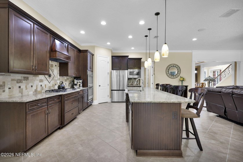 LARGE Stunning 6 bedroom, 4.5 bath, 3 car garage POOL home on a - photo 22