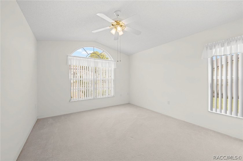 Priced to Sell! Move-in ready 3BR/2BA/2-car garage home in a - photo 27
