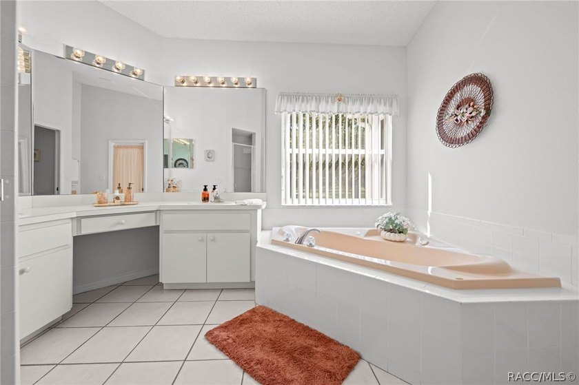 Priced to Sell! Move-in ready 3BR/2BA/2-car garage home in a - photo 37