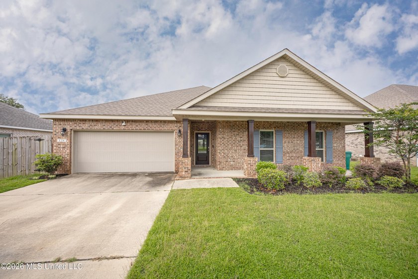 This Victoria model home is one of our floorplans offering - photo 12