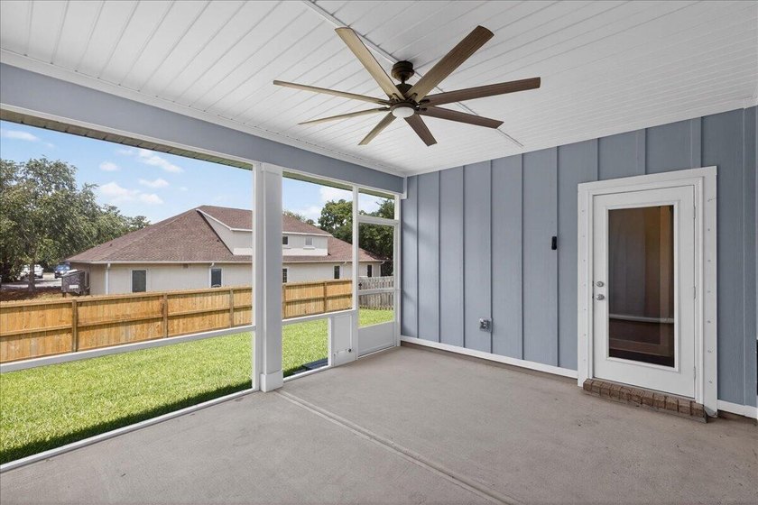 Nestled in a cul-de-sac, this beautifully built 2022 home offers - photo 38