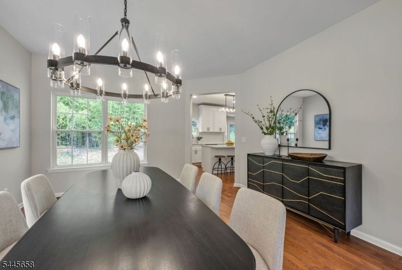 Introducing a very special luxury property where everything is - photo 8