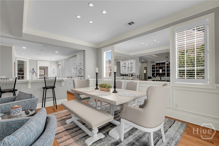 Welcome to this stunning, exquisitely decorated townhouse - photo 10
