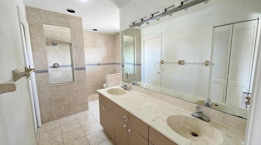 EXPANSIVE BACKYARD SPACE! Stunning 3BR/2.5BA, 2,605 sq ft - photo 12