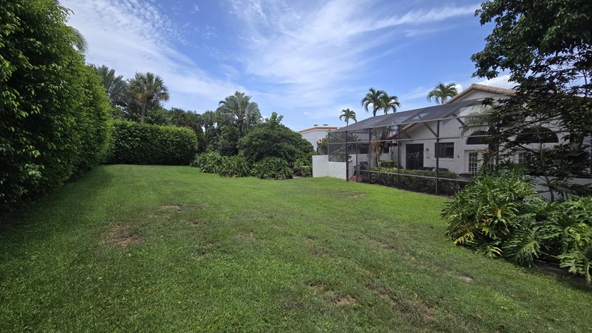 EXPANSIVE BACKYARD SPACE! Stunning 3BR/2.5BA, 2,605 sq ft - photo 14