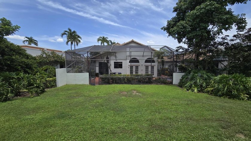 EXPANSIVE BACKYARD SPACE! Stunning 3BR/2.5BA, 2,605 sq ft - photo 15