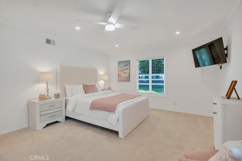 Welcome to 30 Stagecoach Road, an extraordinary estate nestled - photo 17