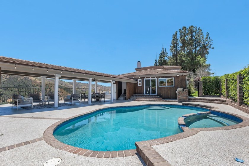 Welcome to 30 Stagecoach Road, an extraordinary estate nestled - photo 24