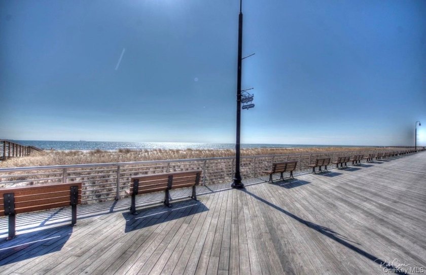 Welcome to your perfect seaside retreat in the heart of Long - photo 28
