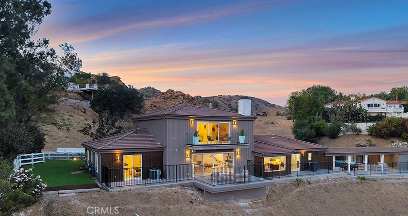 Welcome to 30 Stagecoach Road, an extraordinary estate nestled - photo 29