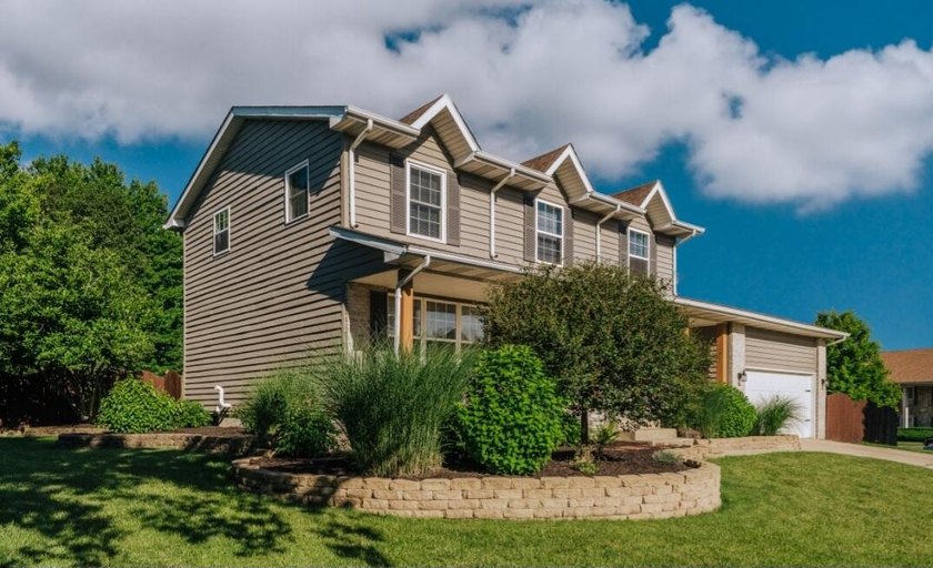 Step into this thoughtfully updated home offering style, comfort - photo 3
