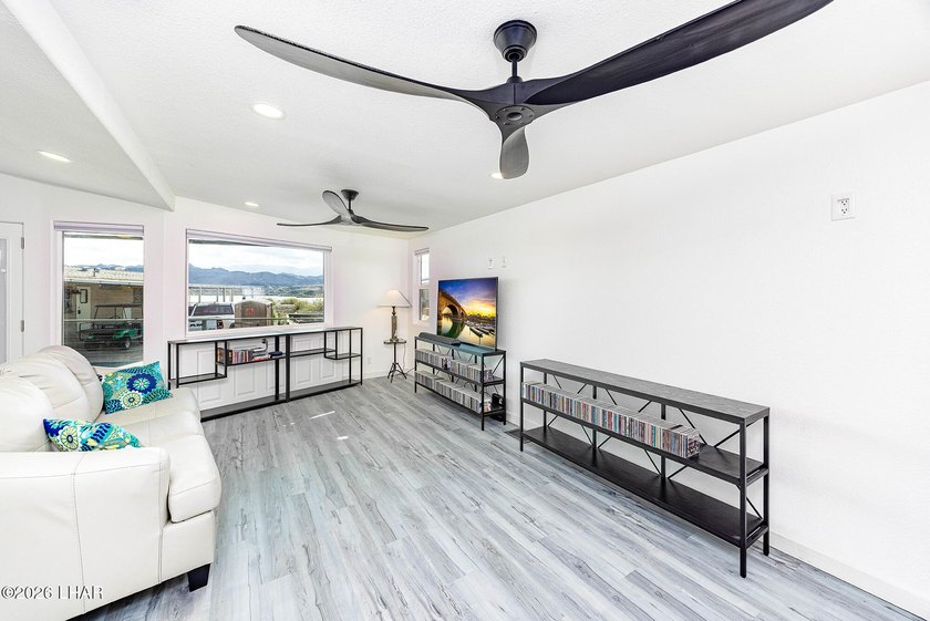 Beautifully remodeled home in Sam's Beachcomber - Unit D26! - photo 7