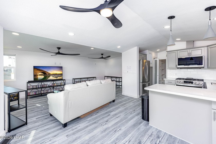 Beautifully remodeled home in Sam's Beachcomber - Unit D26! - photo 8