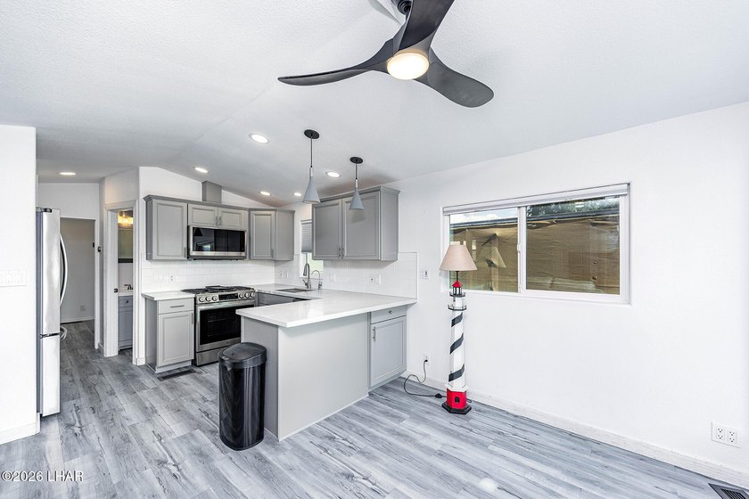 Beautifully remodeled home in Sam's Beachcomber - Unit D26! - photo 9