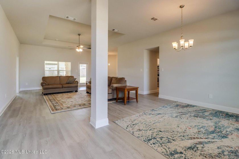 Located in North Swan Estates, this beautifully maintained - photo 9