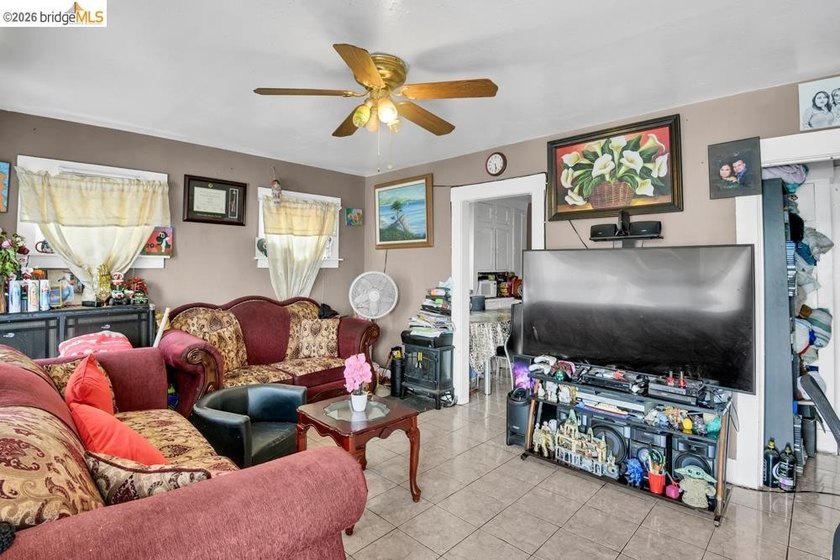 Amazing California Investment opportunity to live in or add to - photo 4