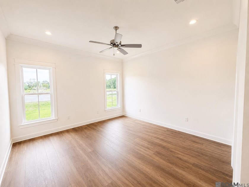 Stunning New Construction in Atwater Subdivision - Waterfront - photo 19