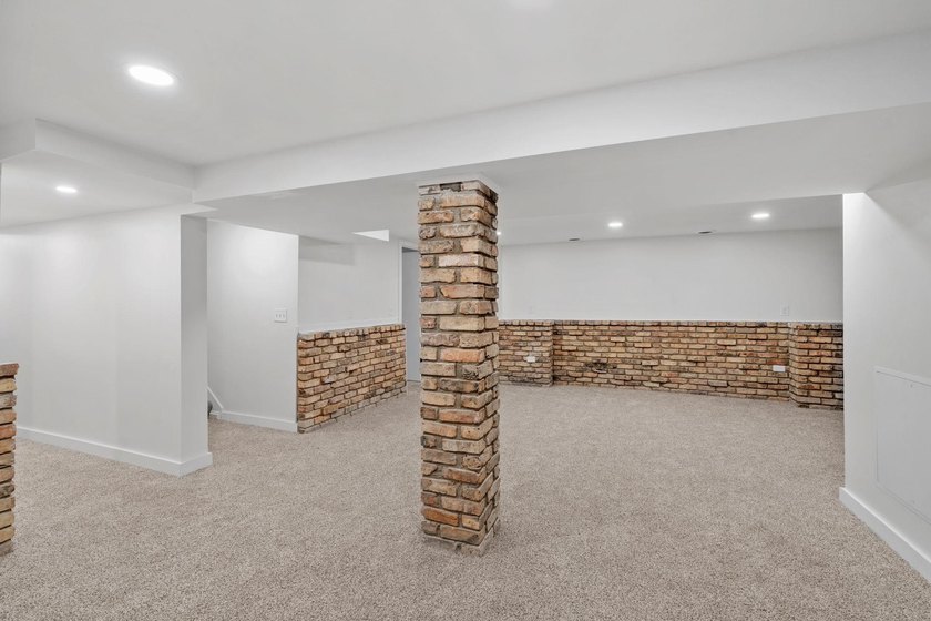 Welcome to this stunning Richfield home that has been completely - photo 42