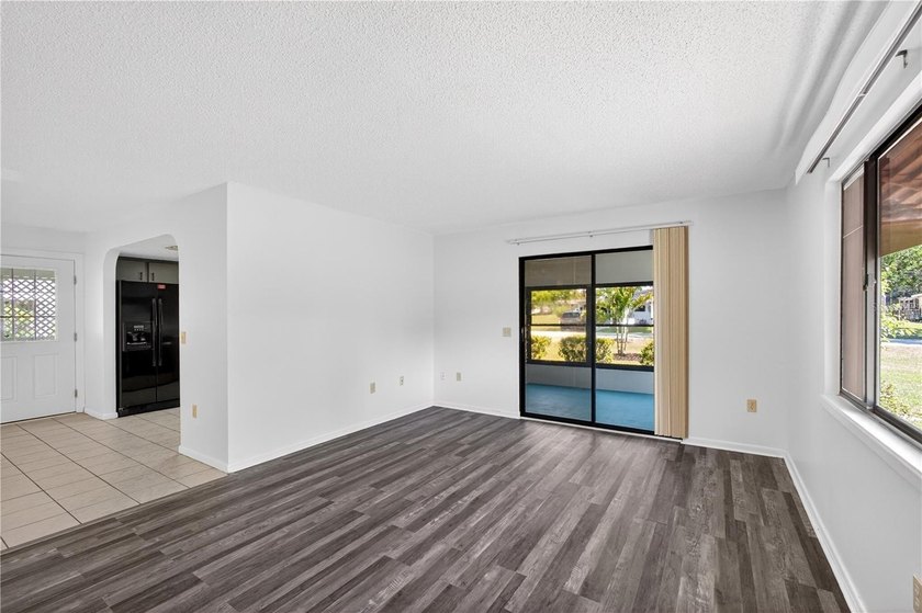 Virtually Staged. Welcome home to this charming and move-in - photo 8