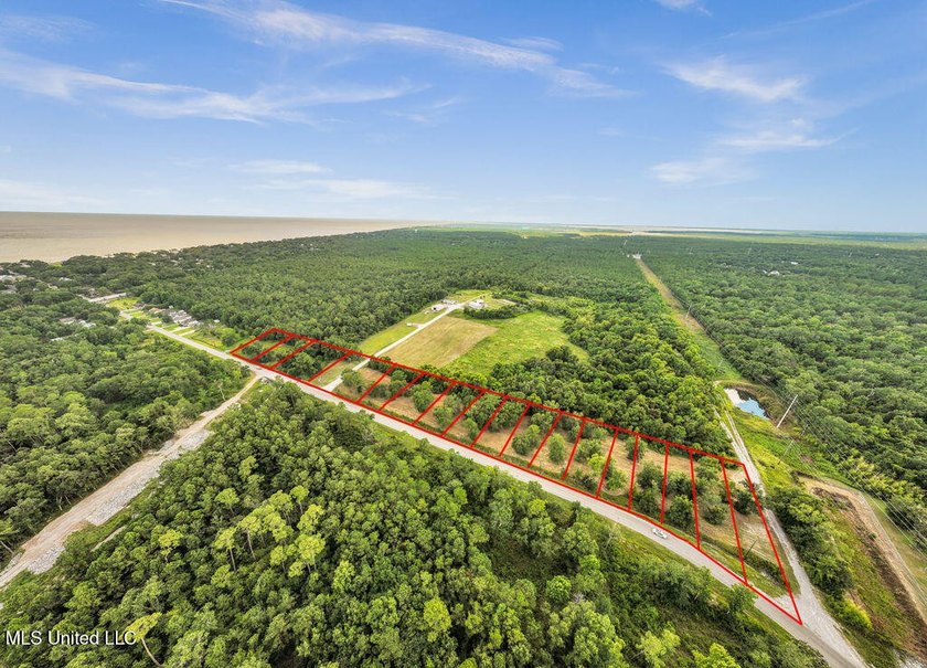 Lot #6. Don't miss this incredible opportunity in the heart of - photo 2