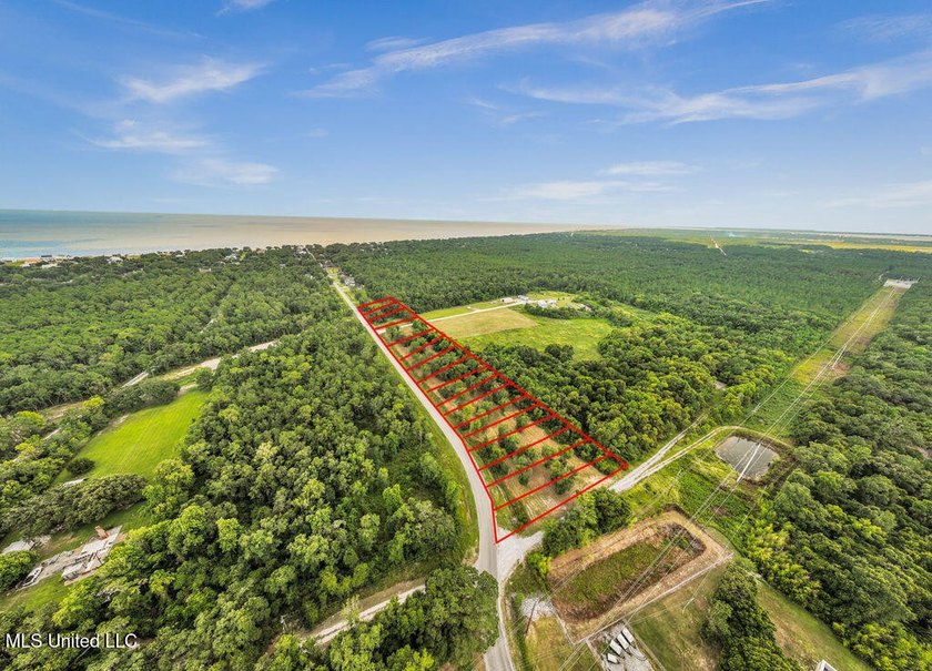 Lot #6. Don't miss this incredible opportunity in the heart of - photo 3