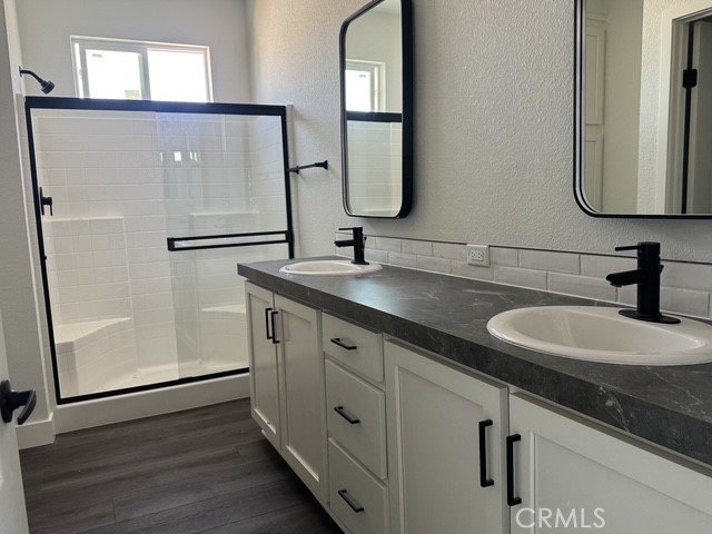 28' x 62' Approx. 1,638 sq. ft. 2025 model Quartz countertops - photo 10