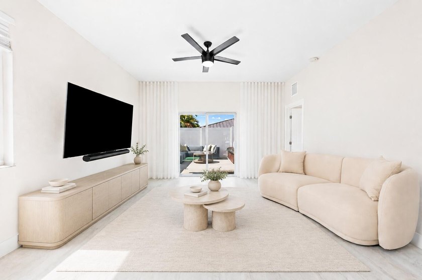 Beautifully upgraded 3-bed, 2-bath home in Oakland Park, built - photo 4