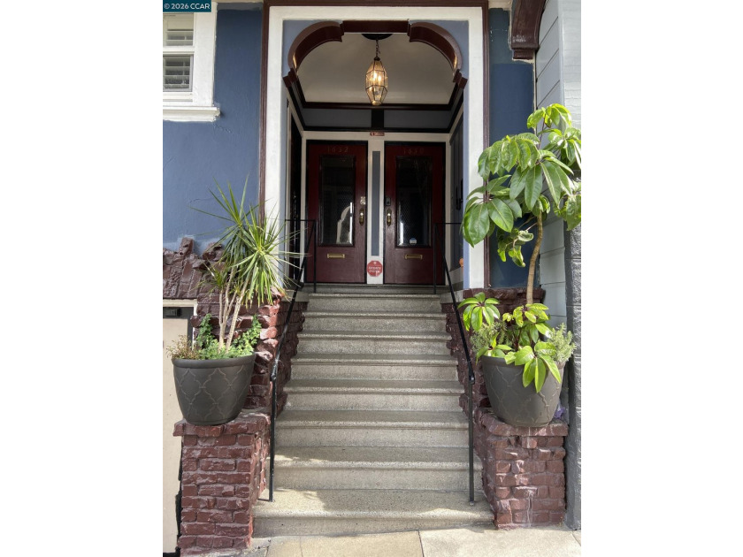 Stunning Victorian. Nob Hill Location. Many original details of - photo 3