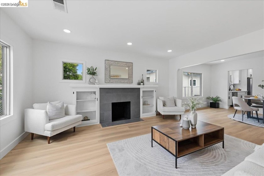 Welcome to this beautifully reimagined 3-bed, 2-bath home that - photo 3