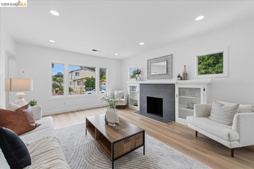 Welcome to this beautifully reimagined 3-bed, 2-bath home that - photo 5