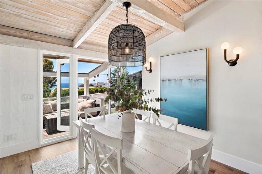 Discover this spectacular, fully furnished, air-conditioned home - photo 2