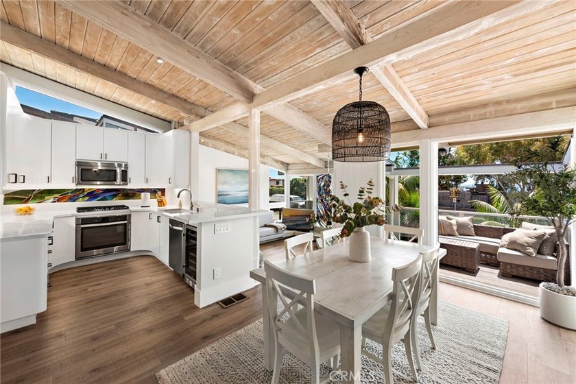 Discover this spectacular, fully furnished, air-conditioned home - photo 4